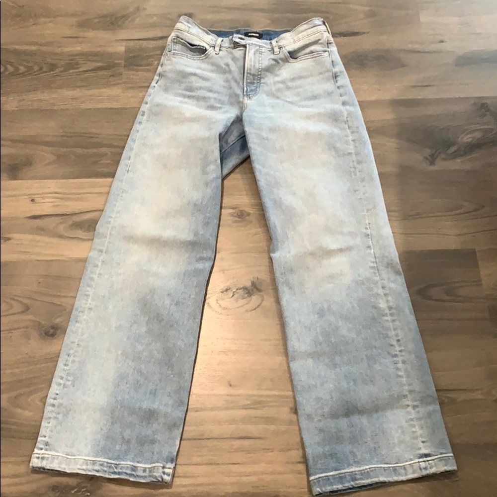 Express wide leg jean size 6R